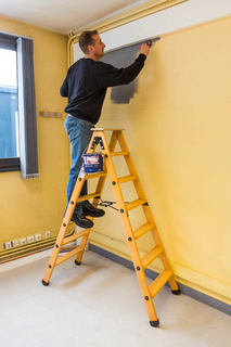 ESCABEAU DOUBLE ACCÈS AVEC TABLETTE